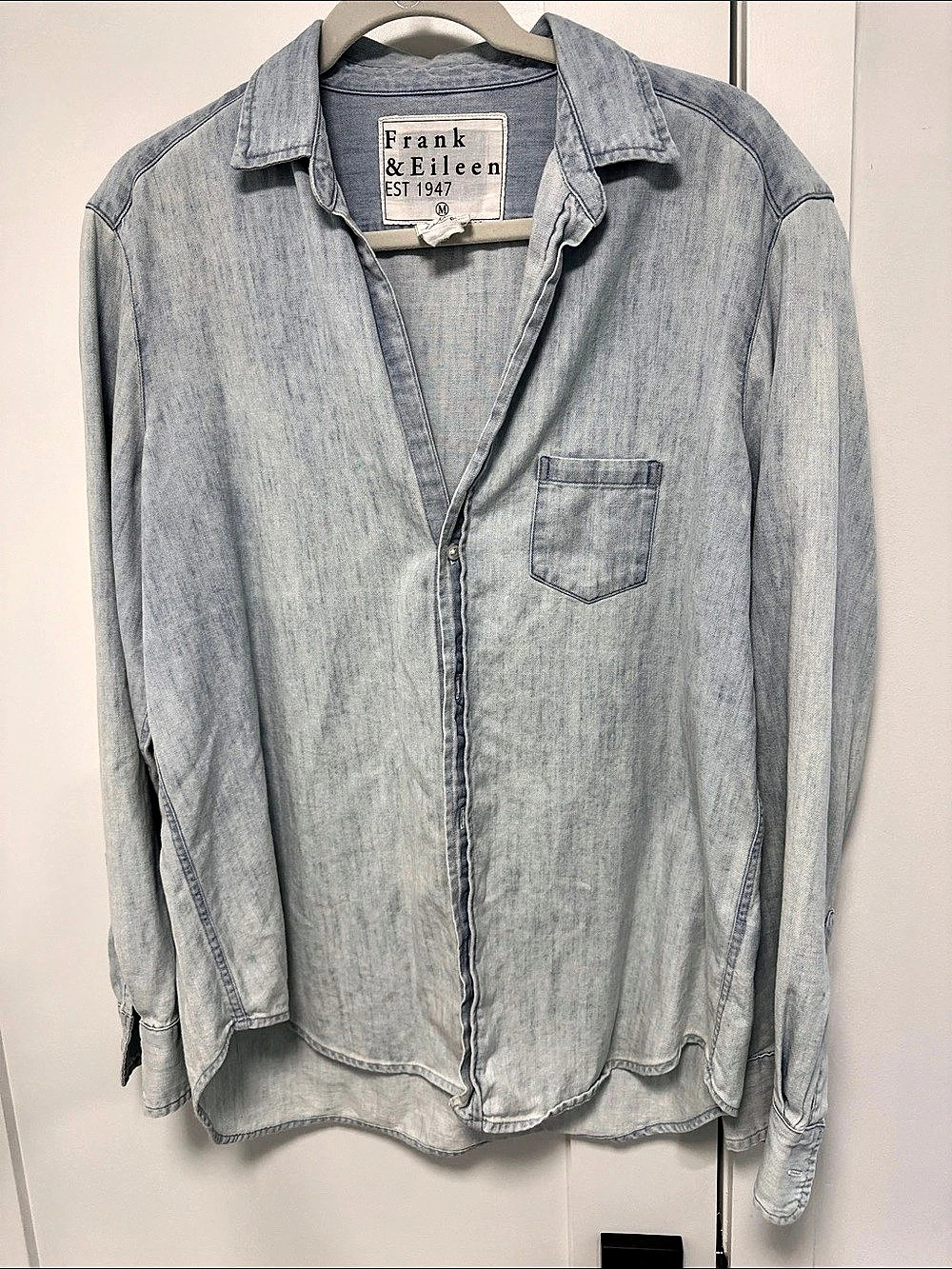 Frank & Eileen Cotton Button Down Shirt in Blue Size Medium